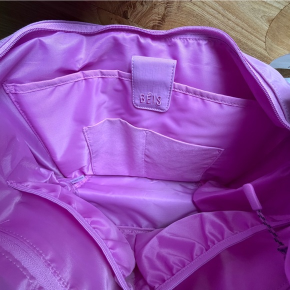 NWT convertible Béis The Crescent Catchall Crossbody Bag BERRY pink Barbie lilac - Picture 8 of 15